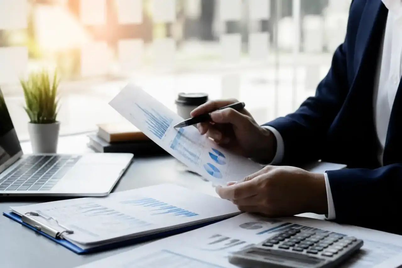 Composition graphique abstraite représentant des données financières ordonnées